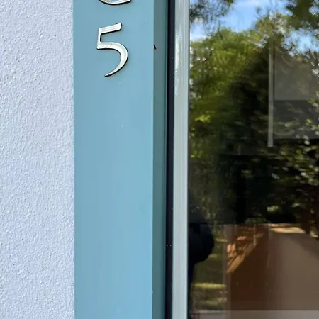 2 Pieces Climatise, Proche Mer, Centre-ville Et Plages - Calme Et Confort Assure - Fr-1-650-20 Apartment *